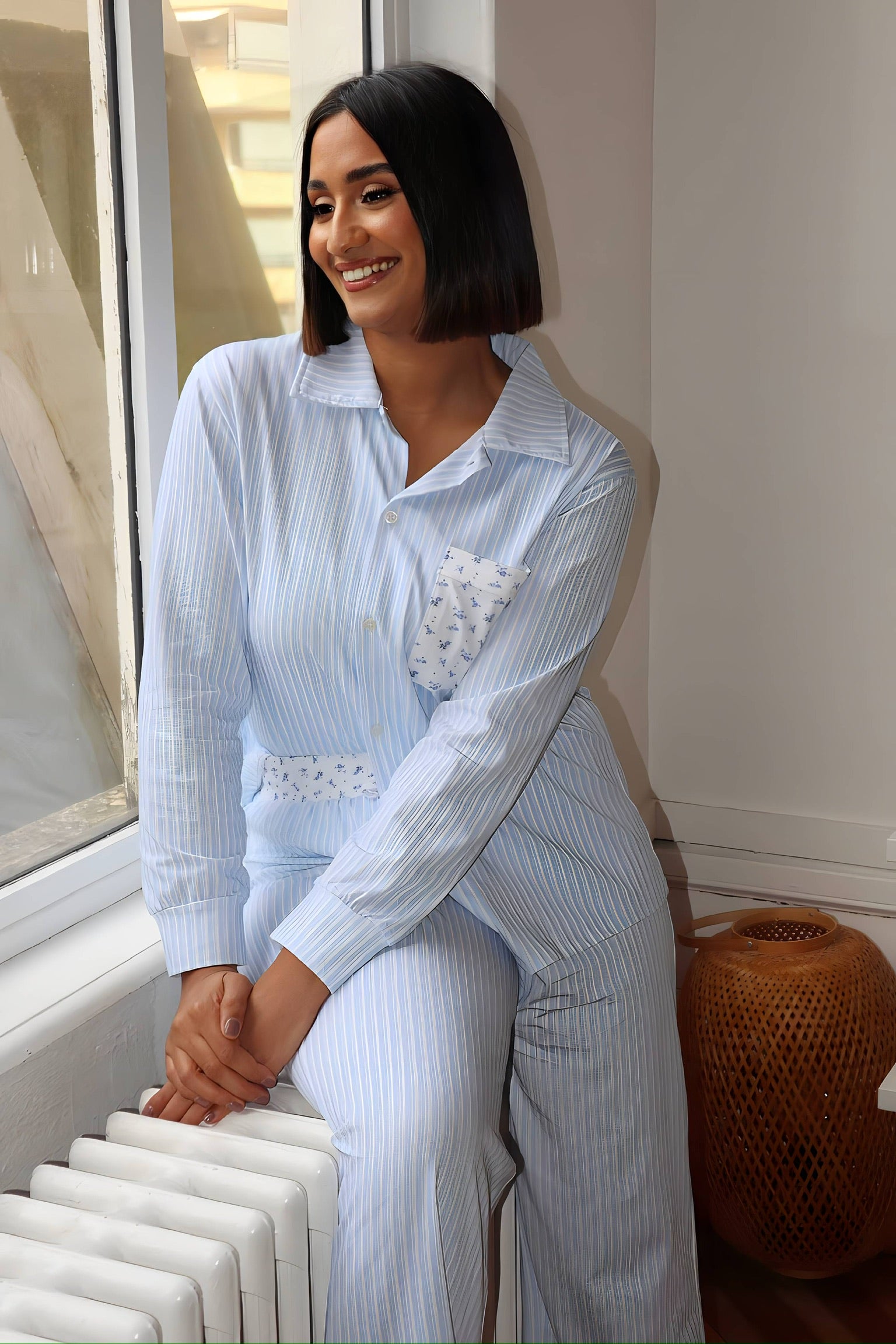 Pyjama femme bleu ciel à fines rayures - Confort et élégance au quotidien